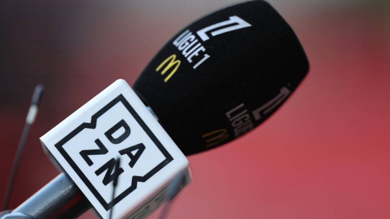 DAZN weigert sich, langfristige Abonnements für die Ligue 1 vorzeitig zu kündigen, was bei den Nutzern Unmut auslöst.