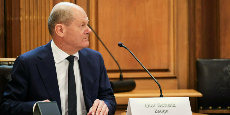 Ex-Kanzler Scholz verübelt Rechtsextremisten – aber wo bleibt die Wahrheit?