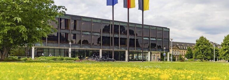 Hakenkreuz-Skandal in Baden-Württemberg: SPD-Politiker greift demokratische Werte mit Absicht an