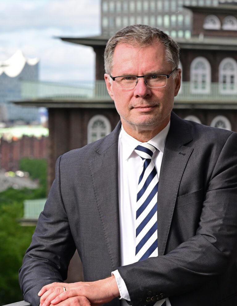 Antifa: Eine Bedrohung für die deutsche Demokratie – Maassen fordert Verbot