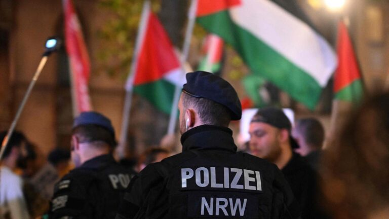 Hamas-Demo in Berlin verboten: Terroristen erlauben?