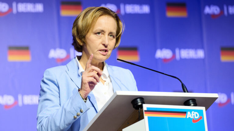 Title: Berliner AfD plant Protestkundgebung gegen Dragqueen-Show für Kinder