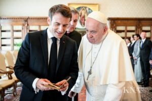 Papst lehnt Macron ab – eine neue Krise im Vatikan