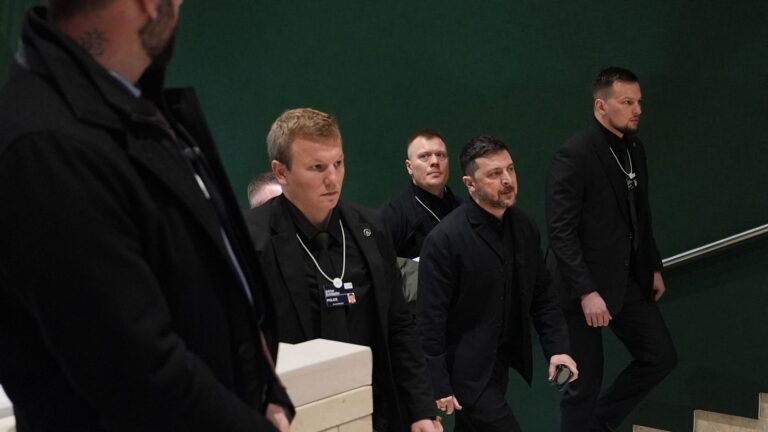 Trump schießt in Davos gegen die Globalisten: Eine Warnung vor dem Zusammenbruch der Elite