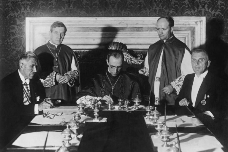 Die Katholische Kirche als Widerstand gegen die Zeit: Eine Resonanz im literarischen Berlin