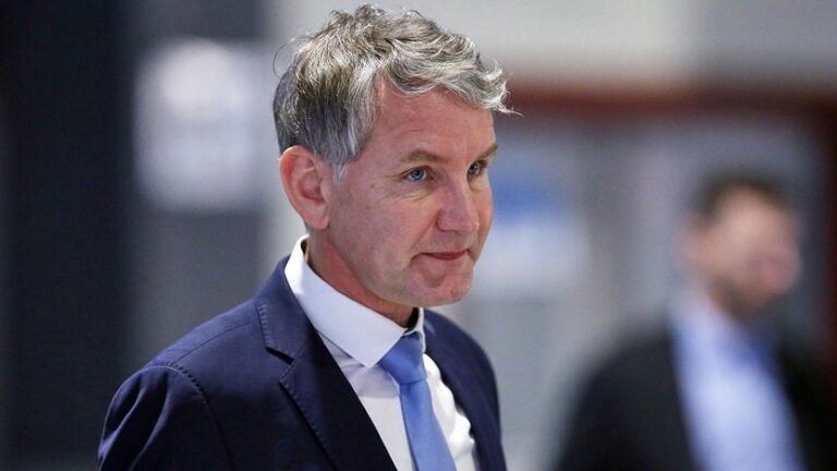 Hausaufgaben statt Recht – Björn Höcke entlarvt die autoritären Tendenzen in Deutschland