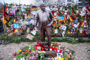 Walter Lübcke-Denkmal: Von Gedenkstätte zu Pilgerort für Linksradikalismus