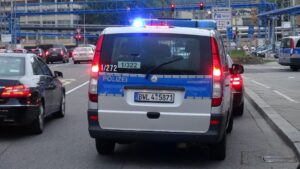 Stuttgart – Syrer entblößt Kindergartengruppe – Polizei verhaftet Mann nach heftigem Widerstand