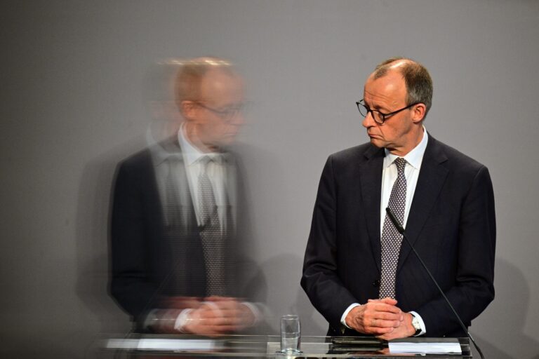 Merzs „Unumkehrbar“ – Die Demokratie bricht unter seiner Politik