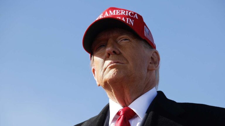 Der eigene Verrat: Wie Trump seine MAGA-Bewegung in einen inneren Krieg stürzt