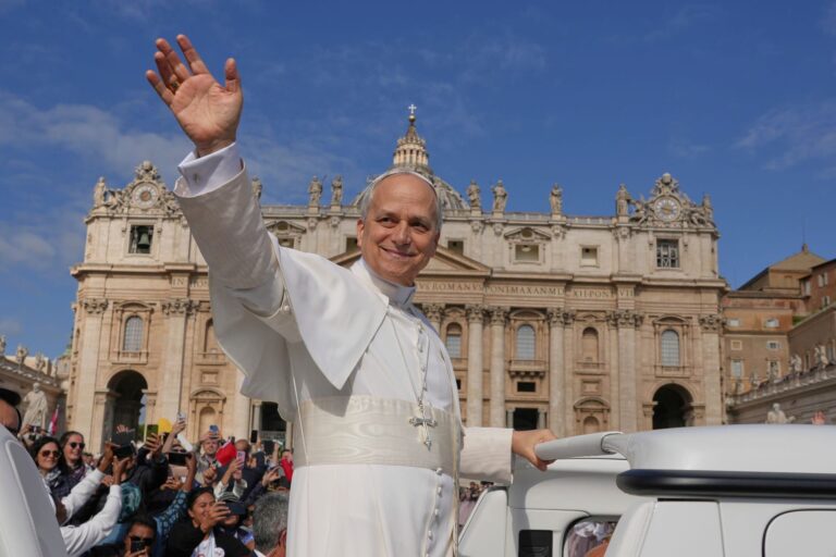Vatikan schließt formelle Segen für homosexuelle Paare – Papst Leo XIV. warnt vor Kirchenspaltung