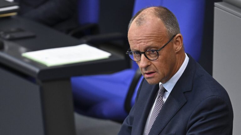 Merzs „Mittelmäßigkeit“ – Die politische Selbstzerstörung, die er selbst auslöste