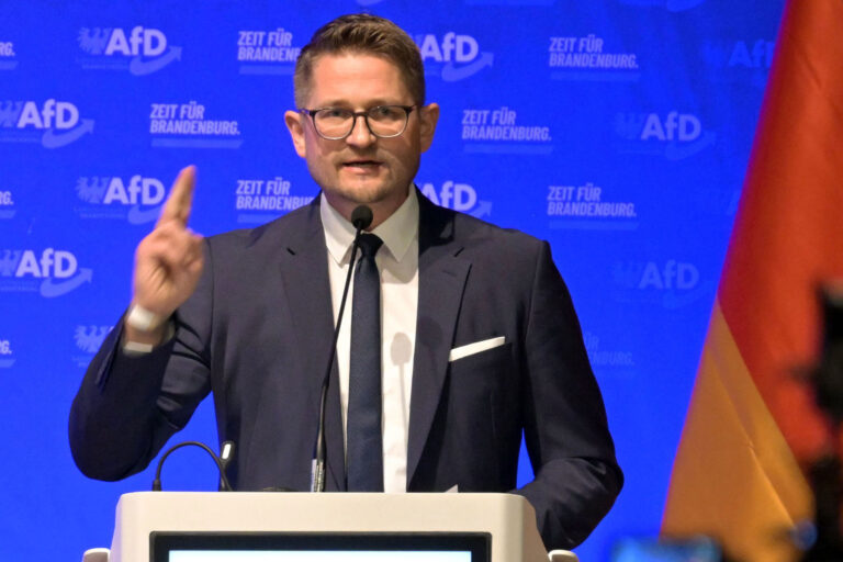 Sachsen im politischen Umbruch: AfD erreicht mit 42 Prozent einen Rekordvorsprung – absolute Mehrheit in Sicht