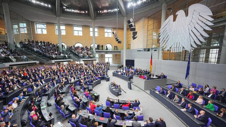 „Unvorhergesehene Ablehnung“: Sicherheitsbehörde verweigert Julian Adrat den Zugang zum Bundestag