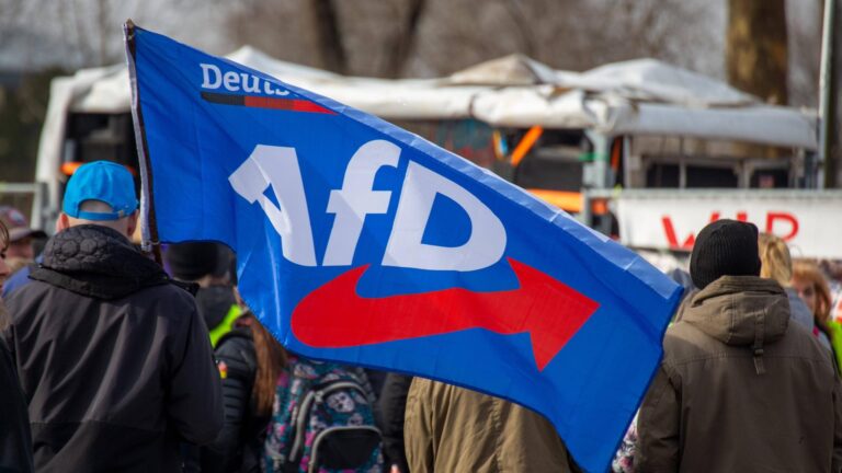 Berlin erkennt Gefahren bei der Wohnraumverteilung – AfD fordert klare Prioritäten für Einwohner