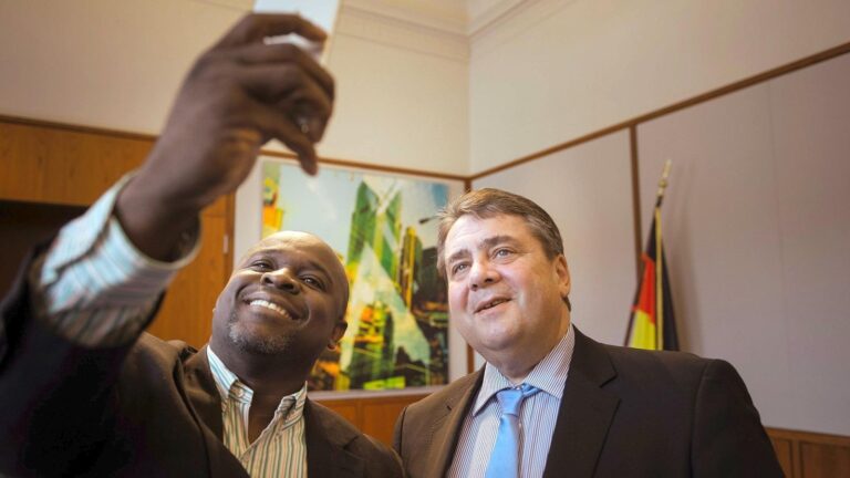 Rassistische Parolen im Linken Konflikt – AfD-Politiker Serge Menga wird mit Hasswörtern beschimpft
