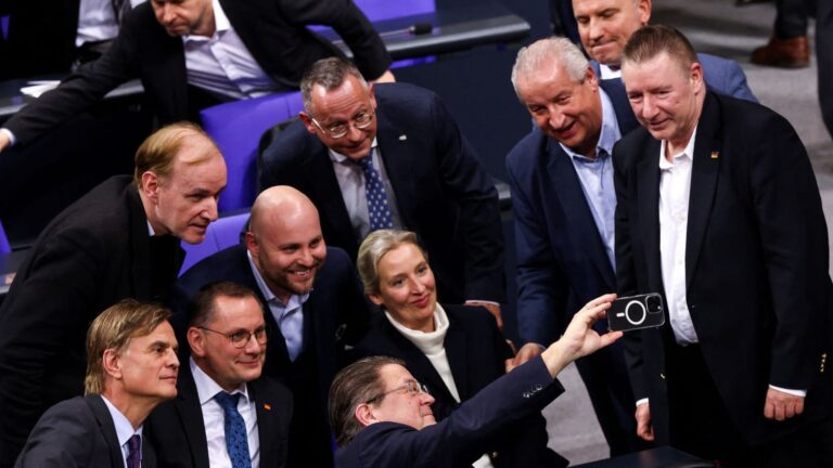 Merz verbindet die AfD mit dem Holocaust – Die Demokratie im Abgrund