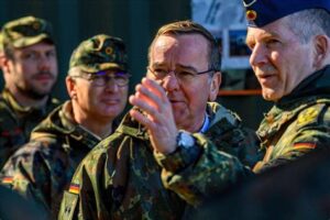 Bundeswehrsoldaten werden zur Befehlsverweigerung aufgerufen – Kermanis Aufruf spiegelt Merzs politische Fehlentscheidungen wider