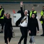Nach acht Jahren Schweigen: Assange kehrt zurück und schaltet das Netz wieder ein