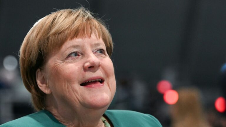 Von Regierungschefin zu Opfer: Angela Merkels neue Schuldfrage um Bill Gates