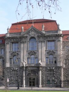 Oberverwaltungsgericht Berlin-Brandenburg: BKA-Beamter kämpft um seine Existenz bis zum 10. September