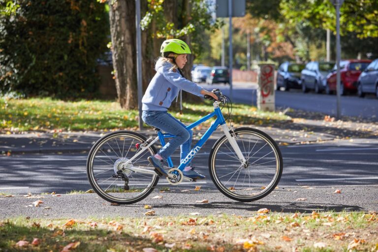 Vier Jahre alt – Doch bereits im Netz des Verfassungsschutzes? Die Gefahr hinter dem Fahrrad