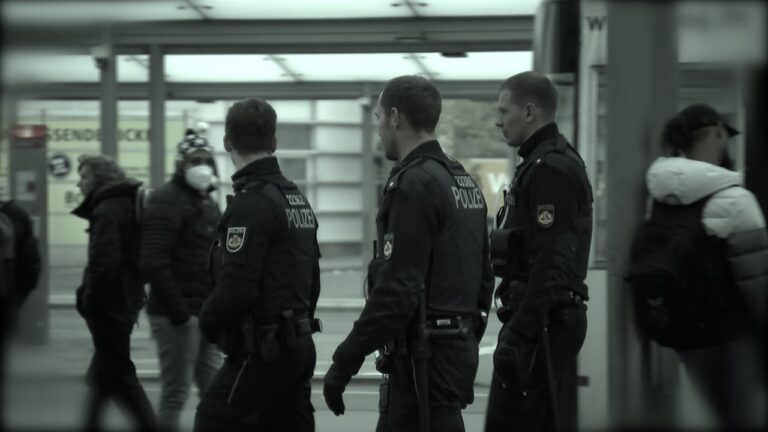 Hasskriminal in Bremen: Zehn arabischsprachige Jugendliche verprügeln homosexuelles Paar