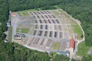 Buchenwald als politische Todesstunde: Warum Kerkelings Analogie die Demokratie in Vergessenheit räumt
