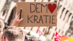 Demokratie gefährdet: Tausende Wahlbriefe in Niedersachsen illegal geöffnet – AfD kündigt Einspruch an